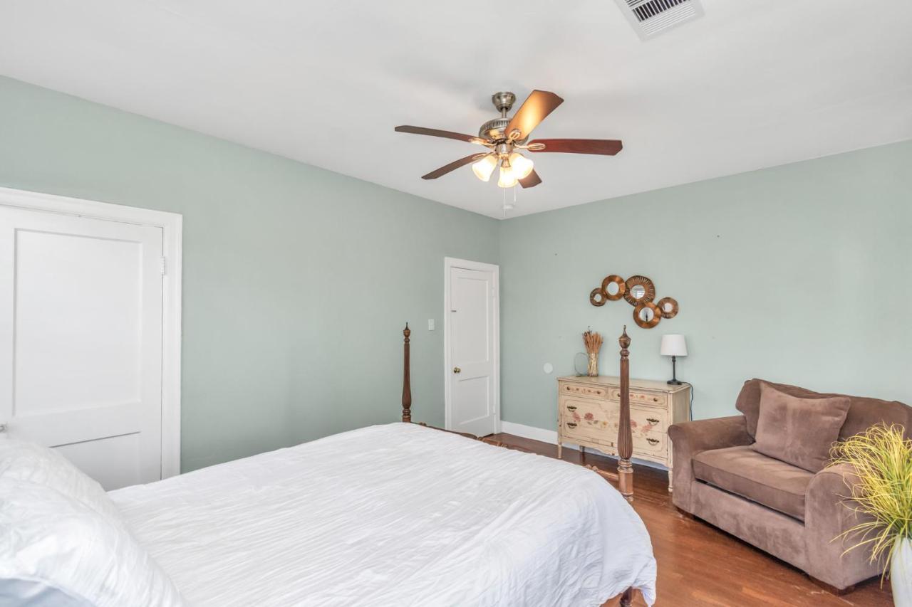2 Kitchens,2 Living Rooms,4 Bedrooms-Close To All! 加尔维斯敦 外观 照片