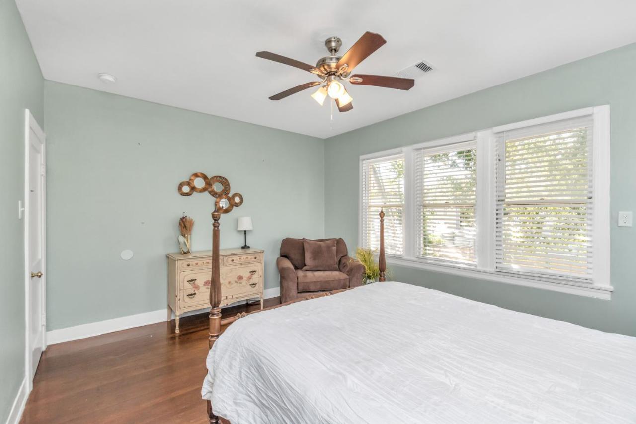 2 Kitchens,2 Living Rooms,4 Bedrooms-Close To All! 加尔维斯敦 外观 照片