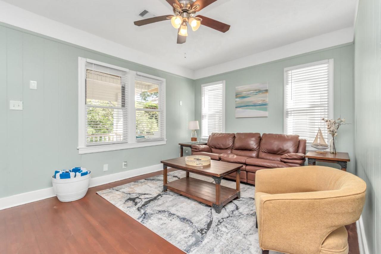 2 Kitchens,2 Living Rooms,4 Bedrooms-Close To All! 加尔维斯敦 外观 照片
